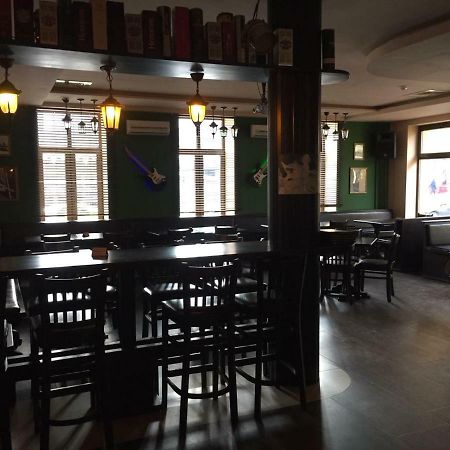 Mediaş Irish Pub酒店 外观 照片